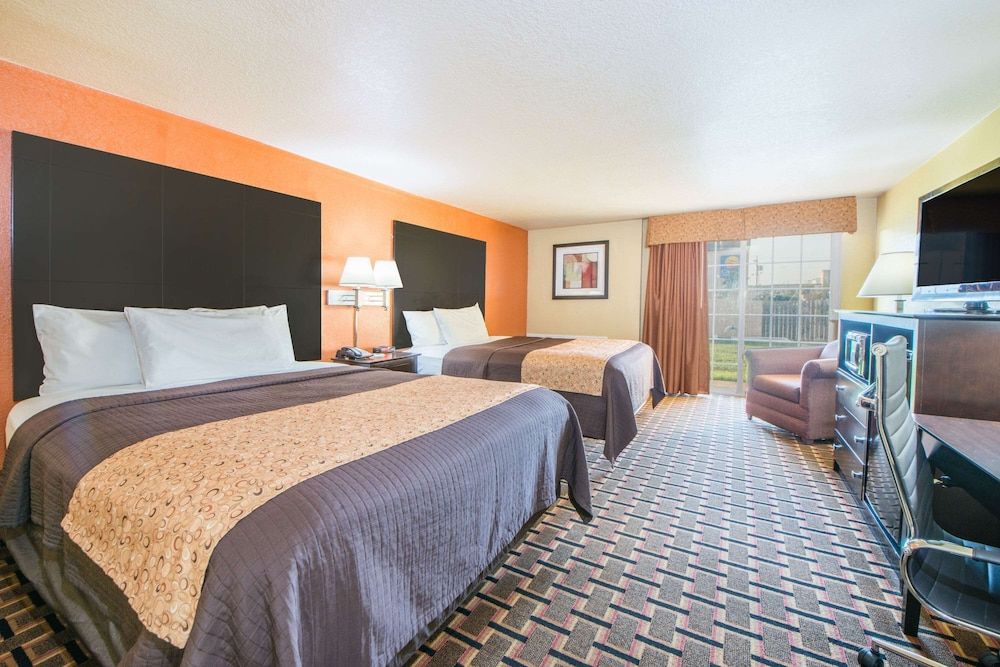Standard Room, 2 Queen Beds, Non Smoking