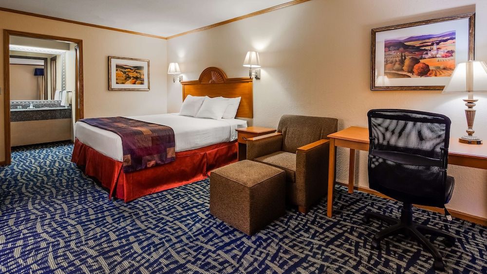 Standard Room, 1 King Bed, Non Smoking, Microwave
