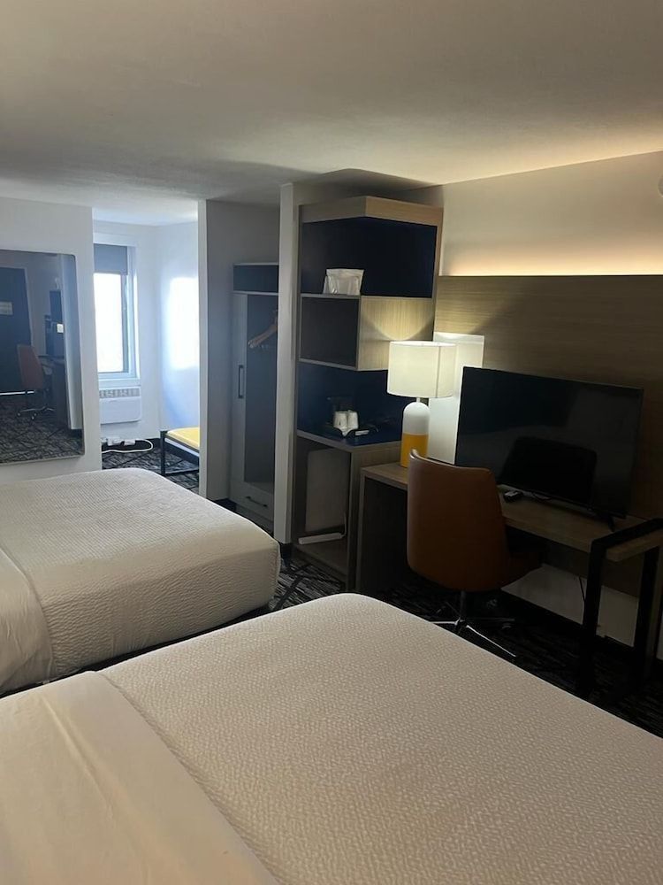 Comfort Inn Standard Room, 2 Queen Beds, Non Smoking 2