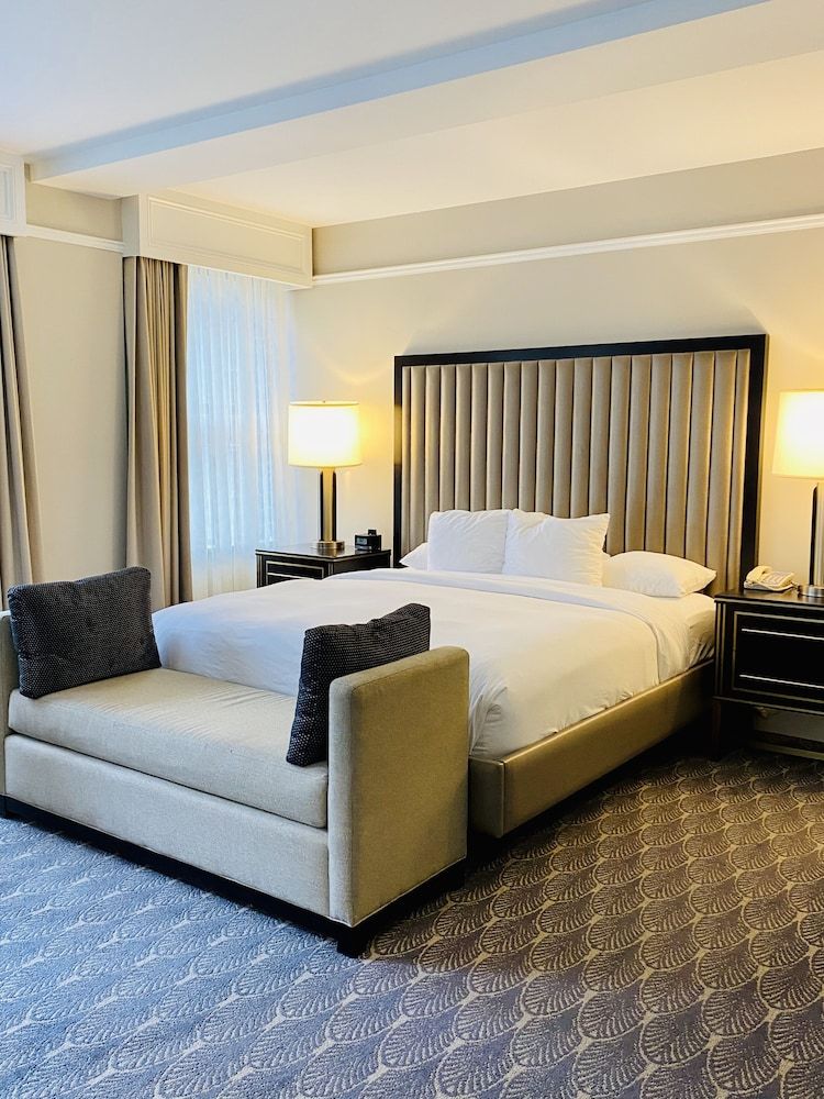 Suite, 1 King Bed