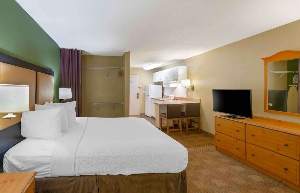 Studio, 1 King Bed, Non Smoking