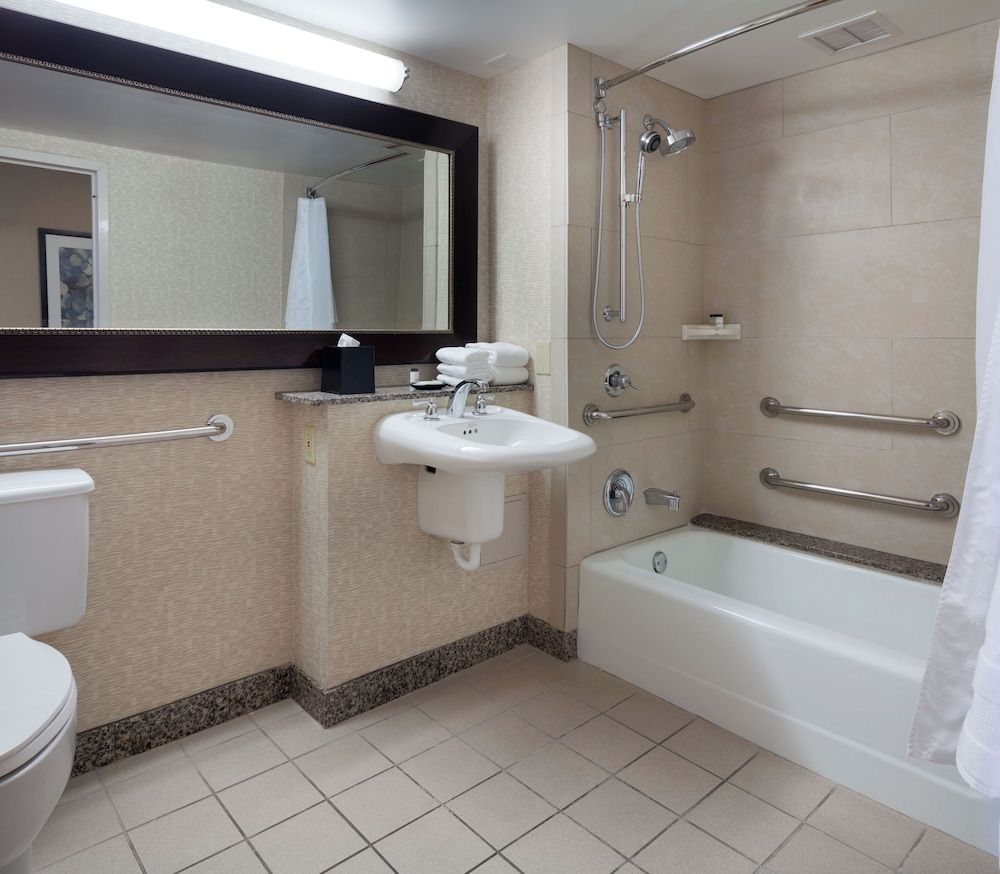 Traditional Room, 2 Queen Beds (Mobility/Hearing Accessible, Tub)