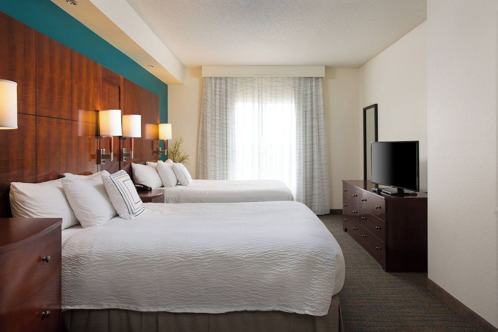 Suite, 2 Bedrooms, Fireplace
