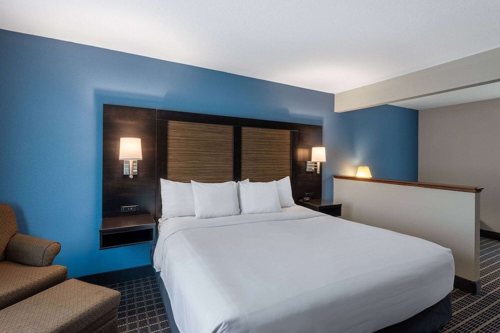 Deluxe Studio Suite, 1 King Bed, Non Smoking