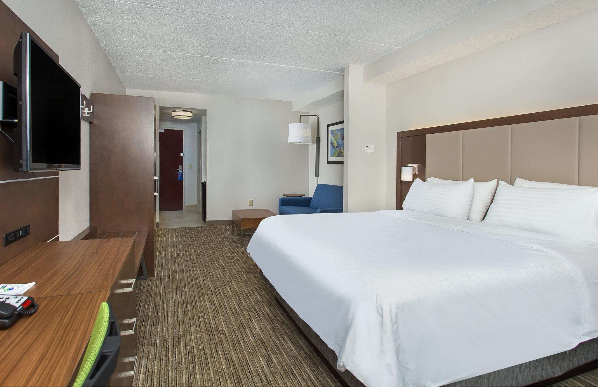1 King Suite Communications Mobility Accessible Transfer Shower