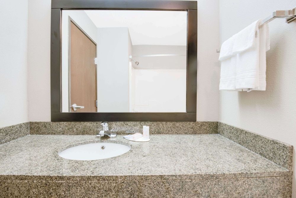 Suite, 1 King Bed (Two-Room Suite)