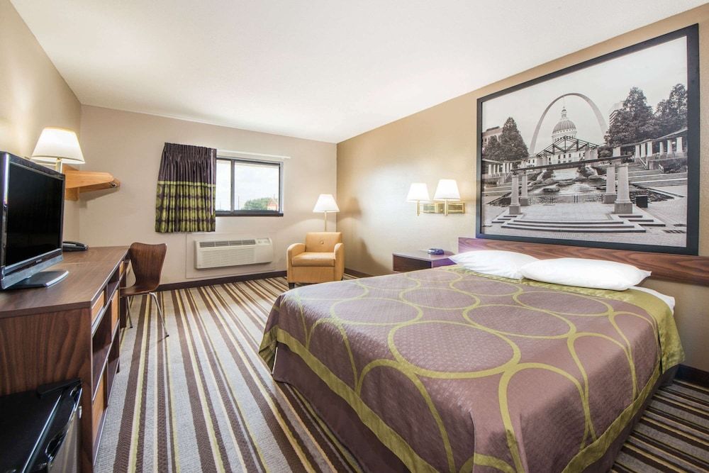 Standard Room, 1 Queen Bed