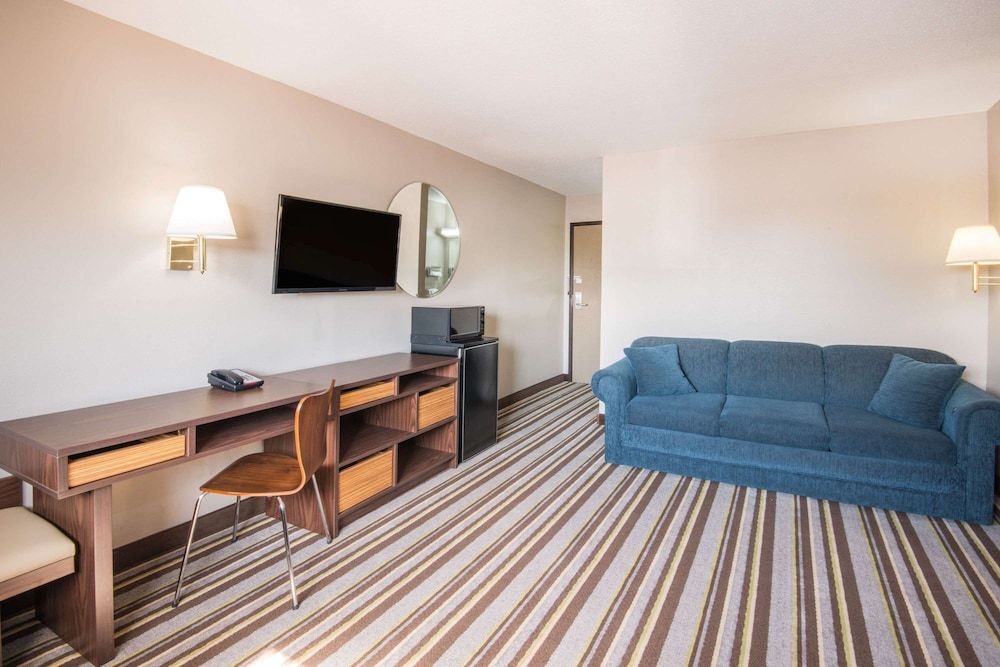 Suite, 1 King Bed
