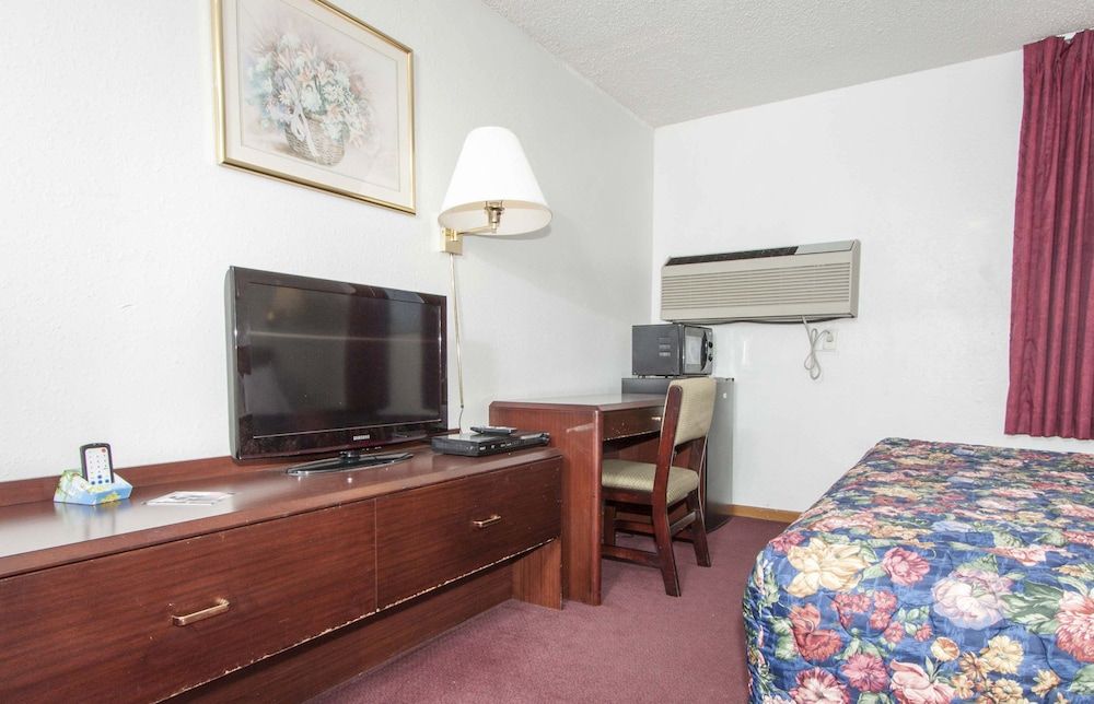 Oak Grove Inn Room, 1 Queen Bed, Non Smoking 4