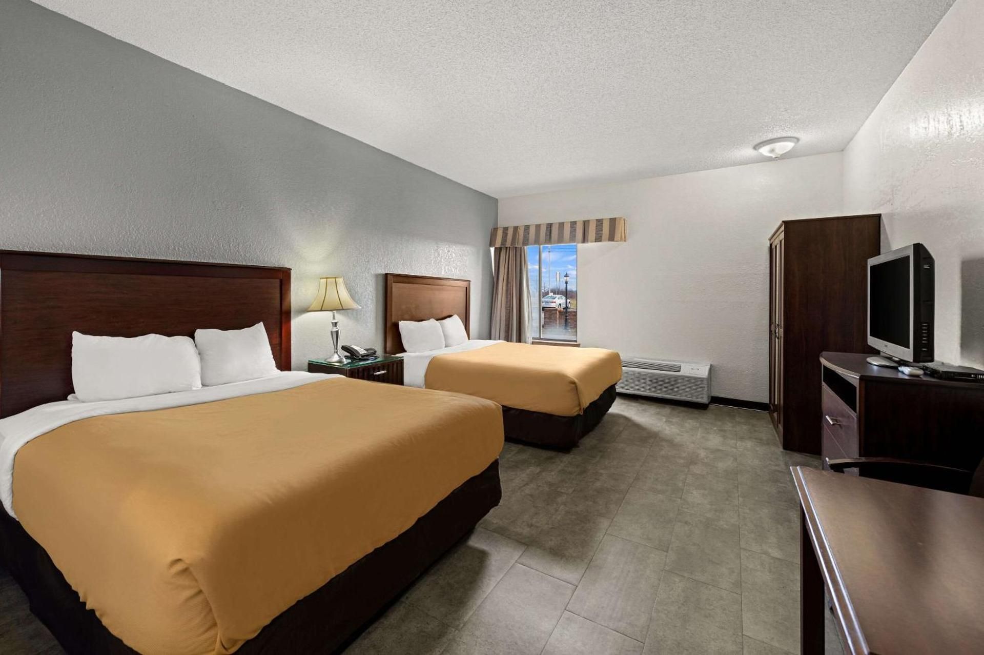 2 Queen Beds, Nonsmoking, Accessible