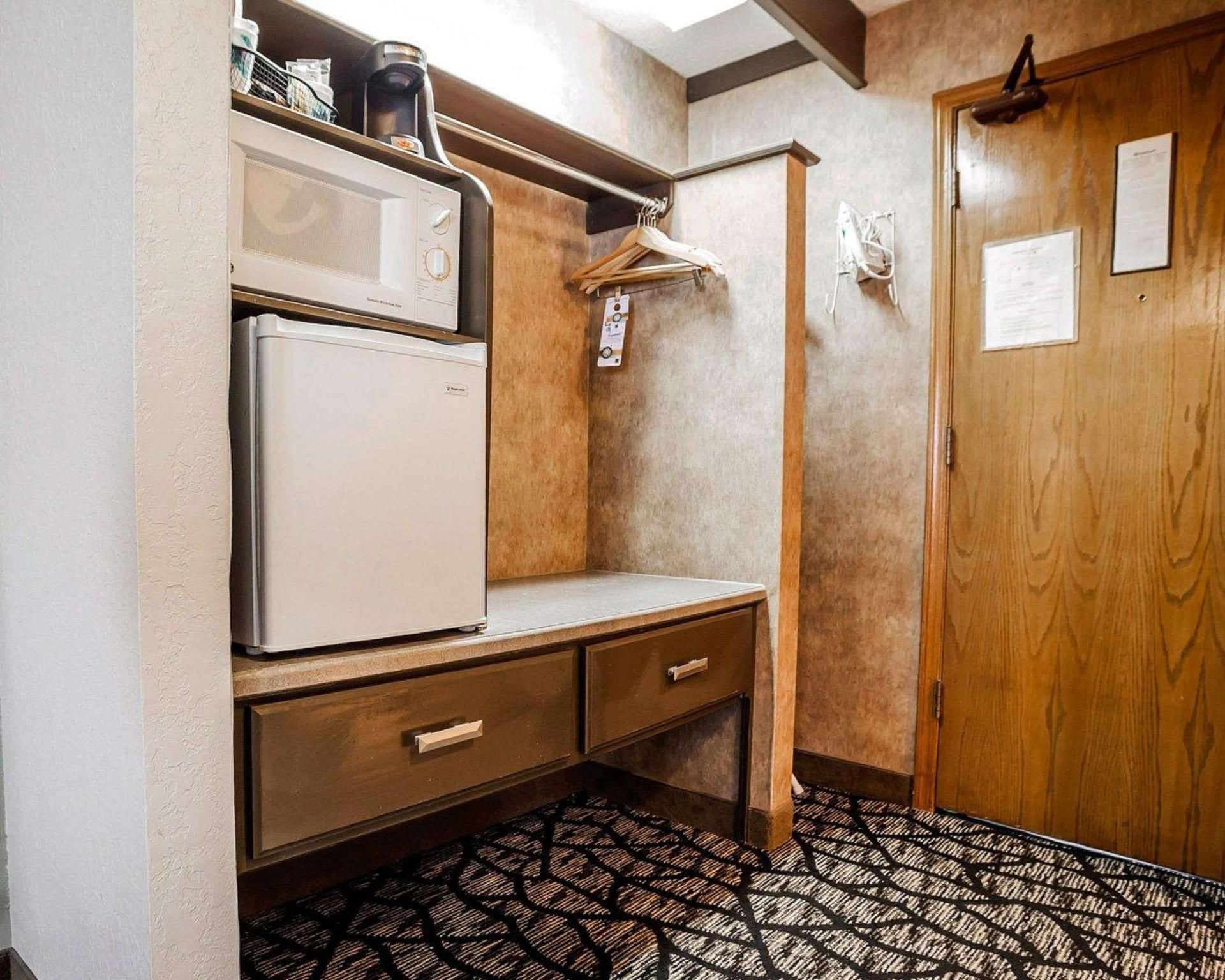 2 Queen Beds, Nonsmoking, Accessible