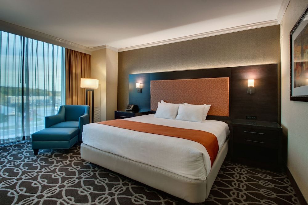 Argosy Casino & Hotel Deluxe Room, 1 King Bed 2