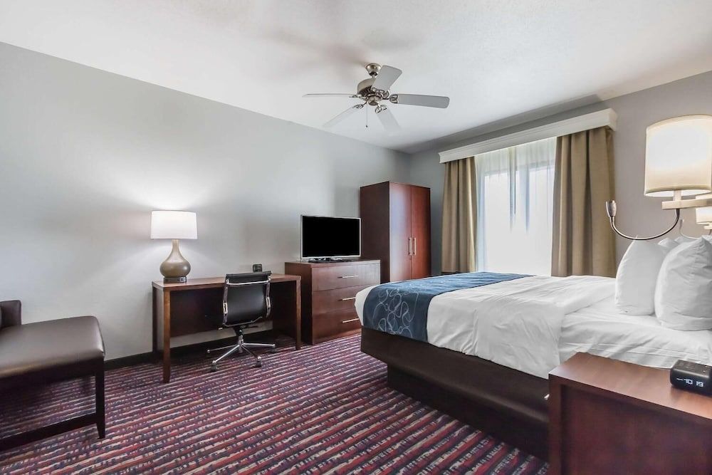 Suite, 1 King Bed, Non Smoking