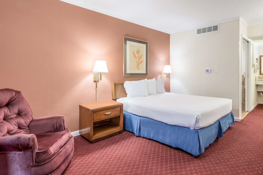 Room, 1 Queen Bed, Accessible, Non Smoking