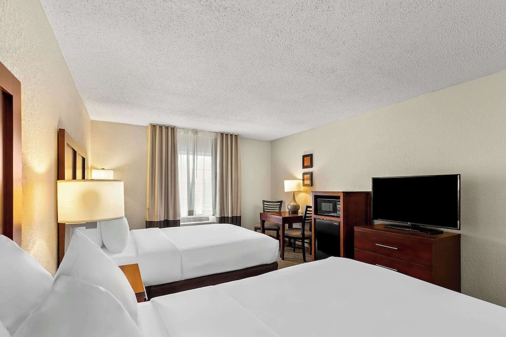 Business Room, 2 Queen Beds, Non Smoking