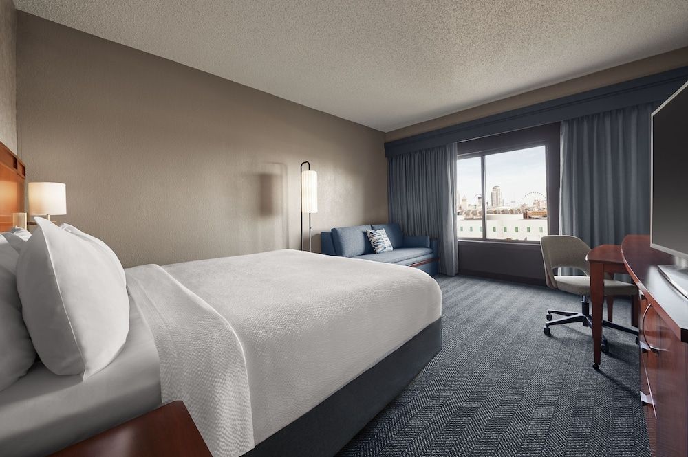 Deluxe Room, 1 King Bed with Sofa bed