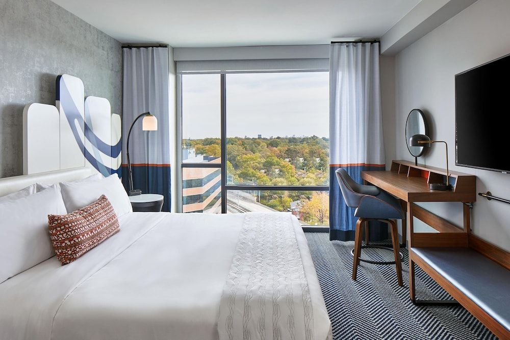 Suite, 1 King Bed with Sofa bed, Non Smoking