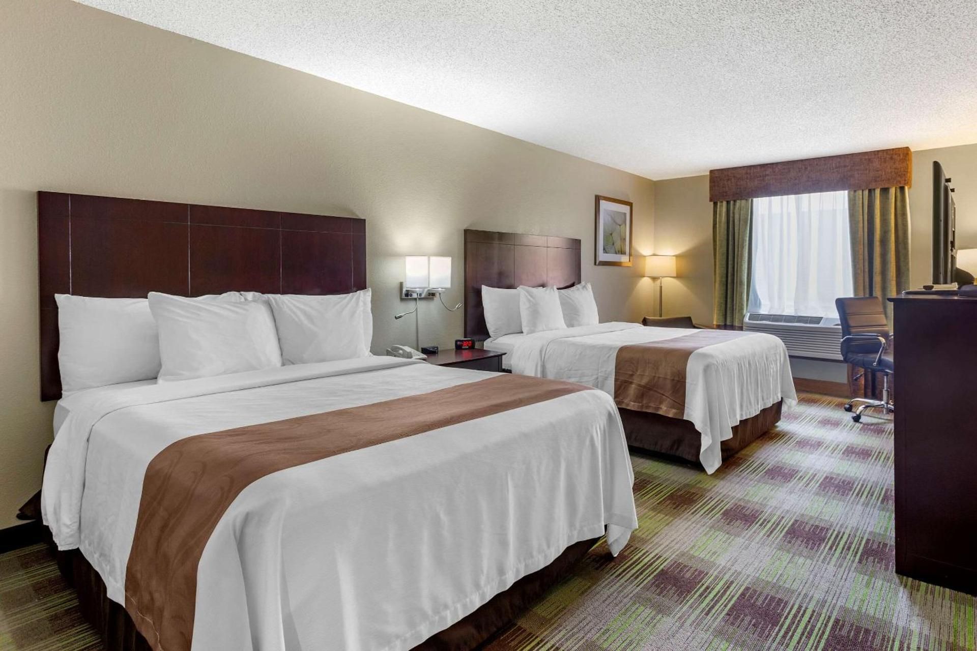2 Queen Beds, Nonsmoking, Accessible