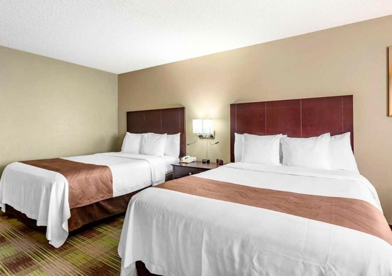Family Room with Two Queen Beds - Non Smoking/Pet Friendly