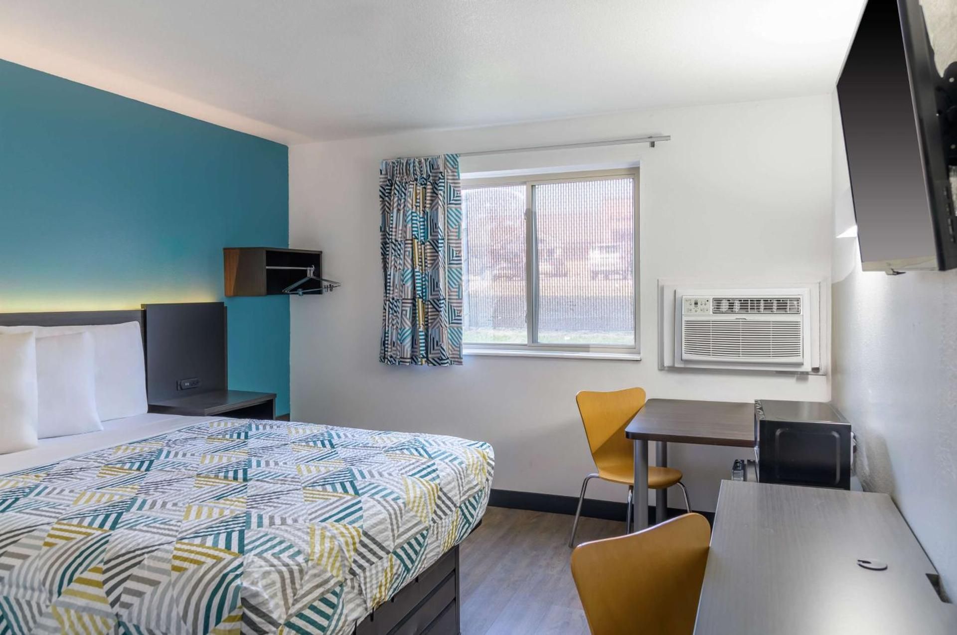 Motel 6 Sedalia, MO Double Room - Disability Access - Non-Smoking 2