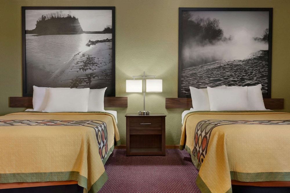 Suite, 2 Queen Beds, Non Smoking