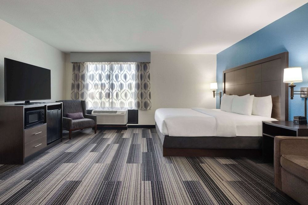 Deluxe Suite, 1 King Bed, Non Smoking