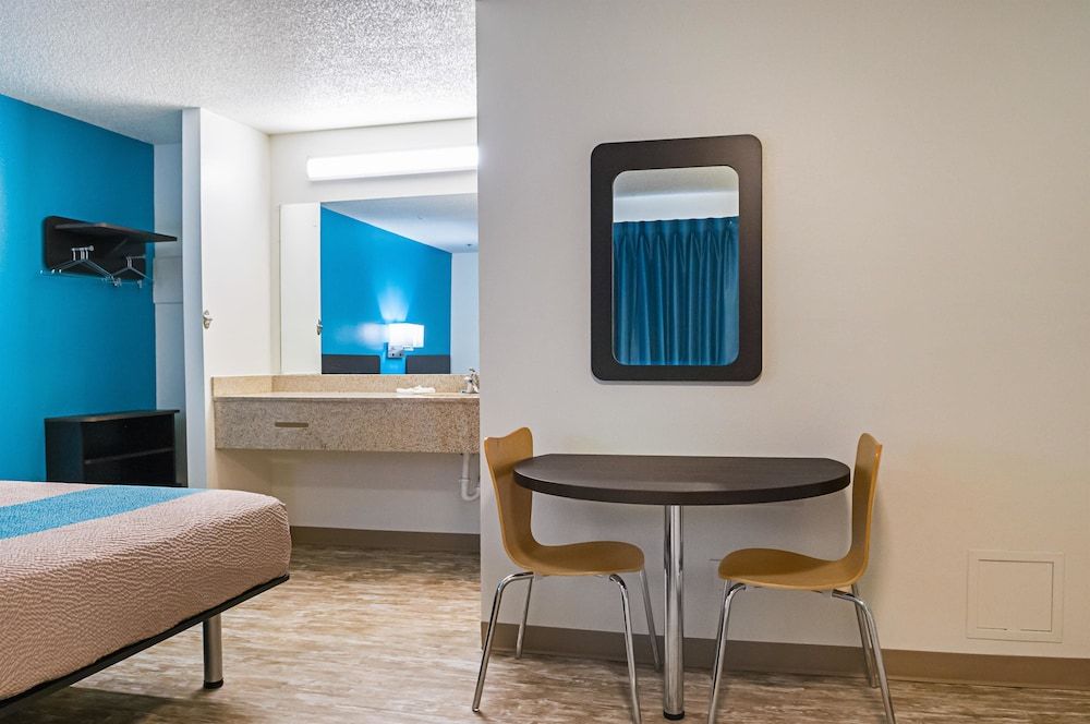 Motel 6 Bay Saint Louis, MS Standard Room, 2 Double Beds, Smoking 5