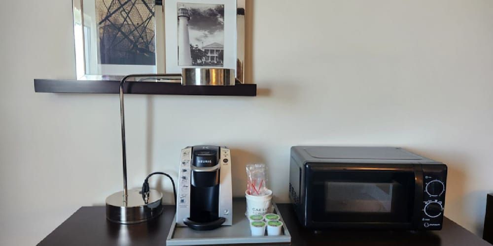 Harrah’s Gulf Coast – A Caesars Rewards Destination Premium King Non-Smoking 3