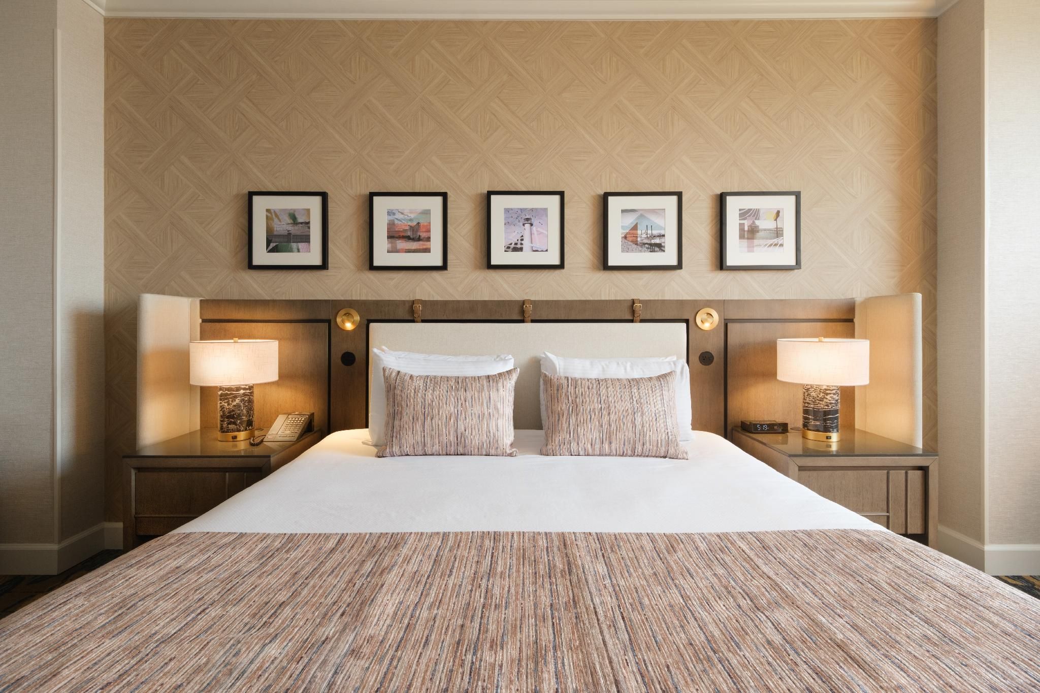 Deluxe King Nonsmoking