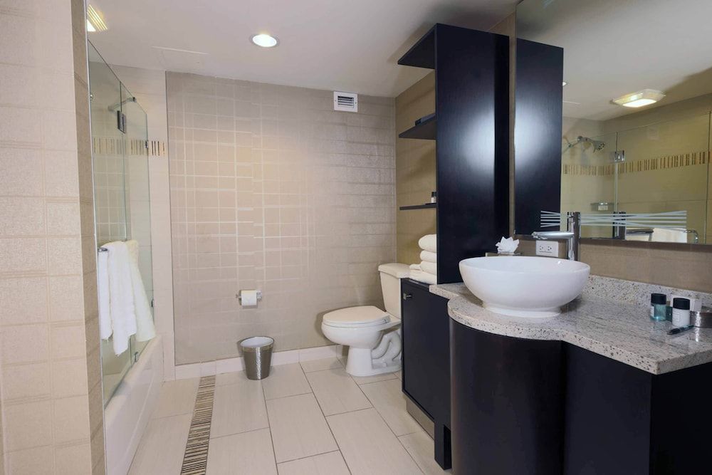 Golden Nugget Biloxi Luxury Room, 1 King Bed, Non Smoking, Terrace 2