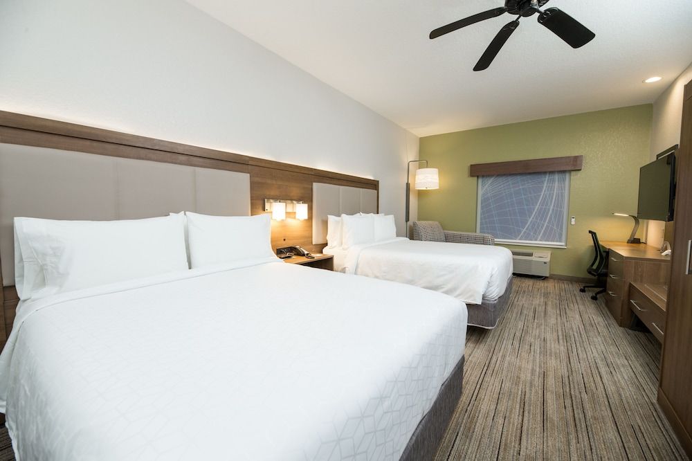 Standard Room, 2 Queen Beds, Accessible (Roll-In Shower)