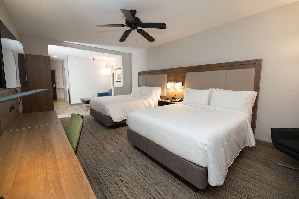 Standard Room, 2 Queen Beds, Accessible (Roll-In Shower)