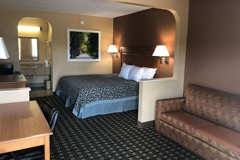 Suite, 1 King Bed, Non Smoking