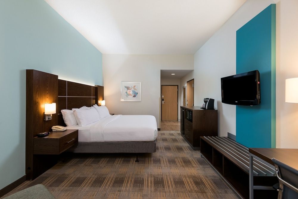 Standard Room, 1 King Bed