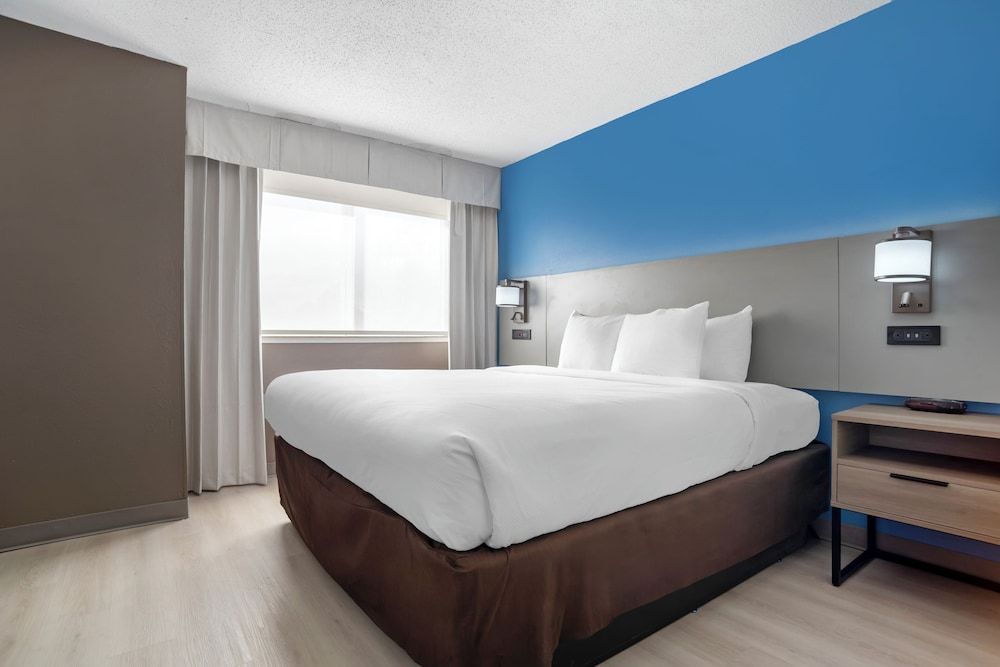 Suite, 1 King Bed with Sofa bed, Non Smoking (2 person Sofabed)