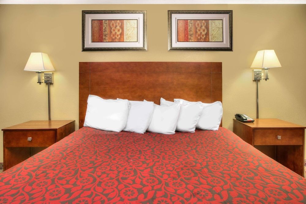 Deluxe Room, 1 King Bed, Non Smoking