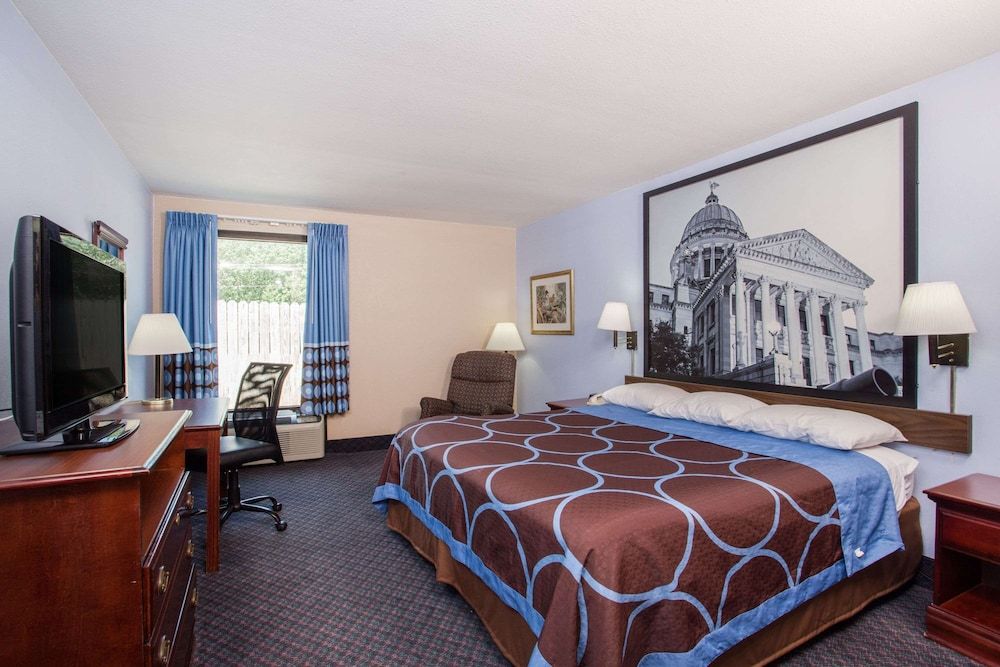 Standard Room, 1 King Bed, Accessible, Non Smoking