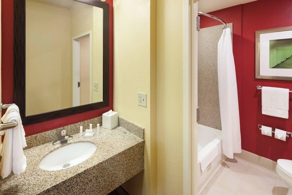 Room, 2 Double Beds, Non Smoking (Hearing Accessible)