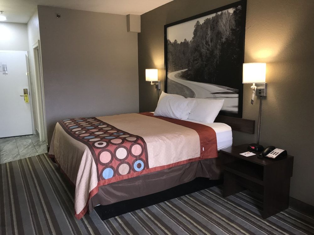 Room, 1 King Bed, Smoking, Hot Tub