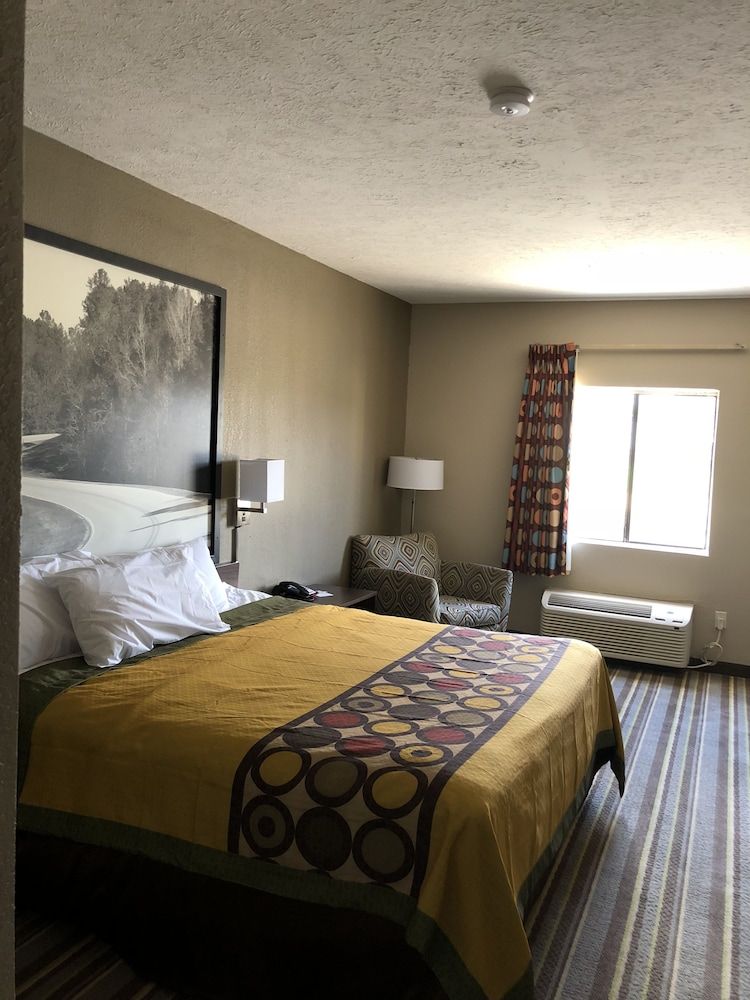 Room, 1 King Bed, Smoking, Hot Tub