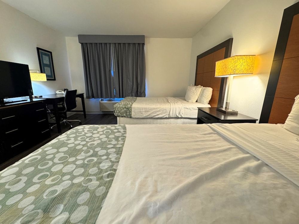 Room, 2 Double Beds, Non Smoking (Mobility/Hearing Impaired Accessible)