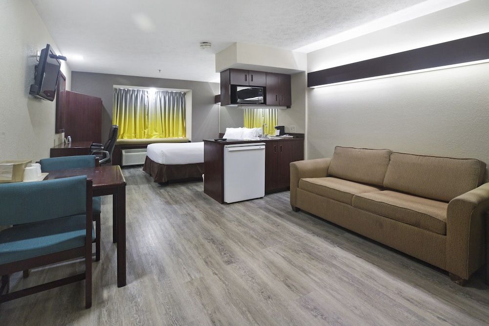 Studio Suite, 1 Queen Bed, Non Smoking