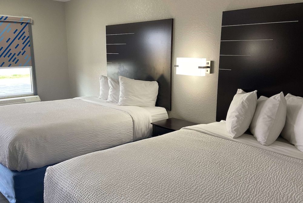 Room, 2 Queen Beds, Non Smoking