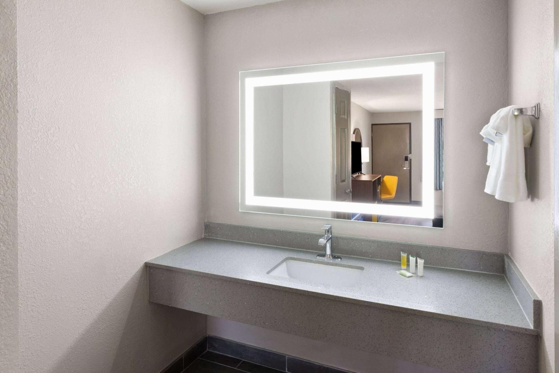 Double Room - Non-Smoking