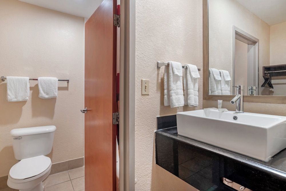 Red Roof PLUS+ & Suites Vicksburg Superior Room, 2 Double Beds (Smoke Free) 7