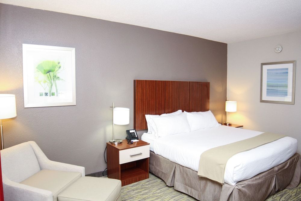 Suite, 1 King Bed, Jetted Tub (Additional Living Area)