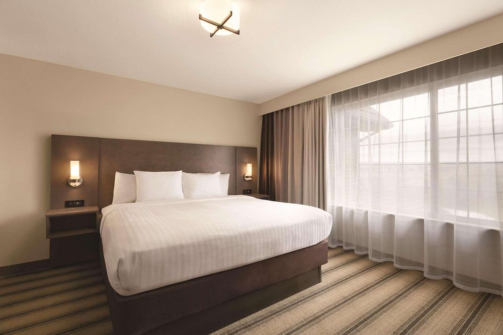 Suite, 1 Bedroom, Accessible, Non Smoking (Roll-in Shower)