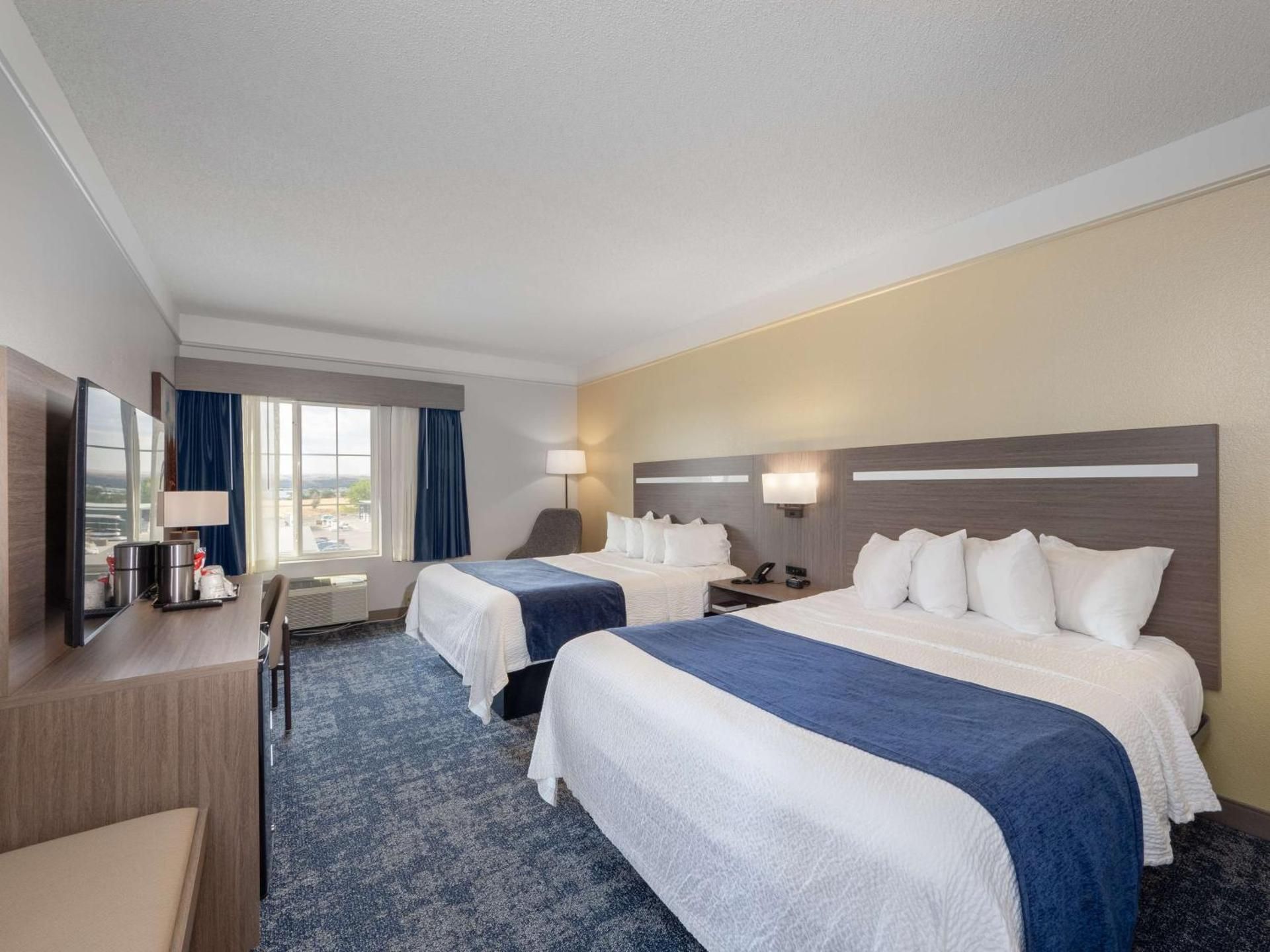 Queen Room with Two Queen Beds and Bath Tub - Disability Access/Non-Smoking