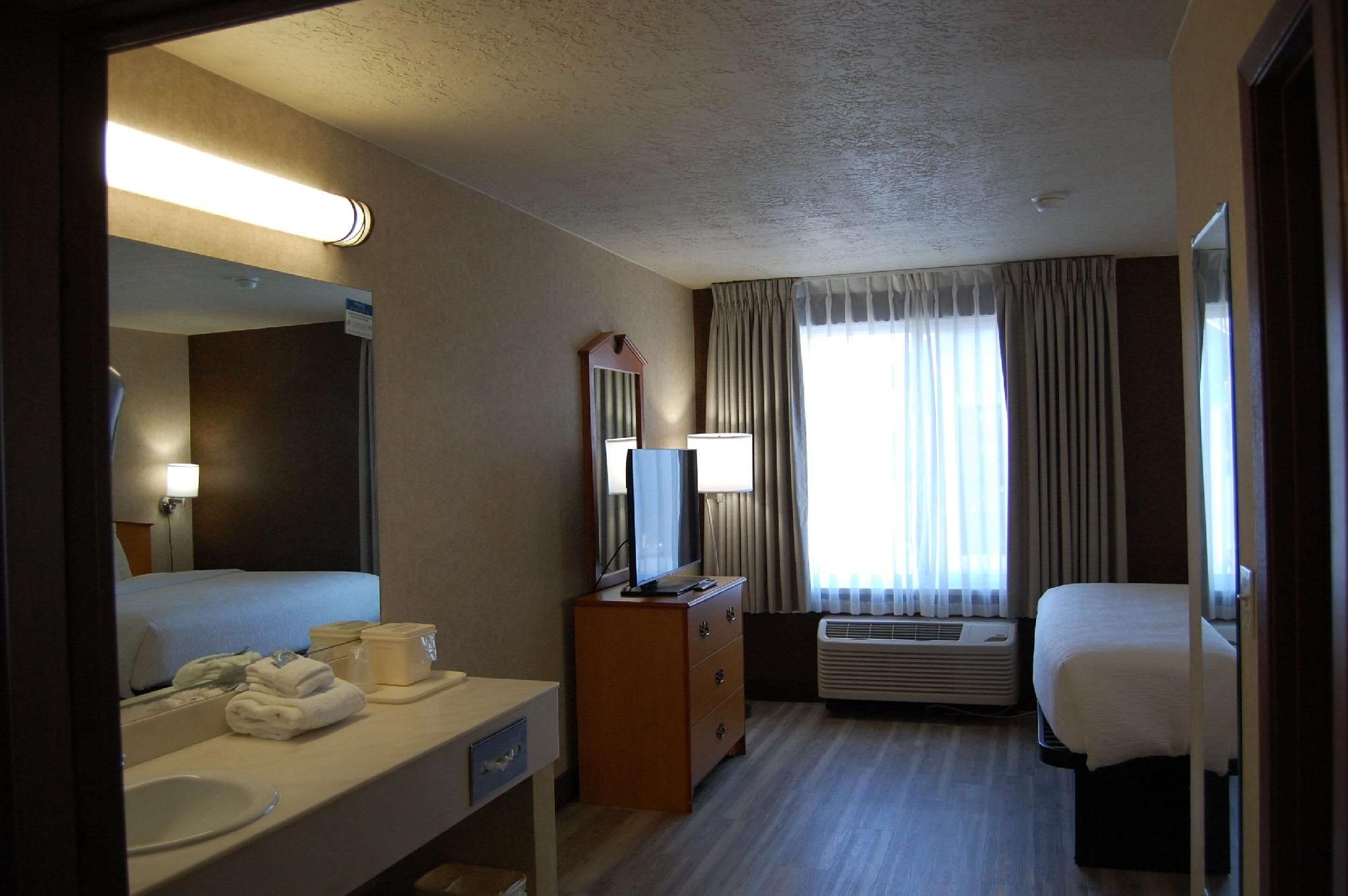 1 King Bed, Nonsmoking