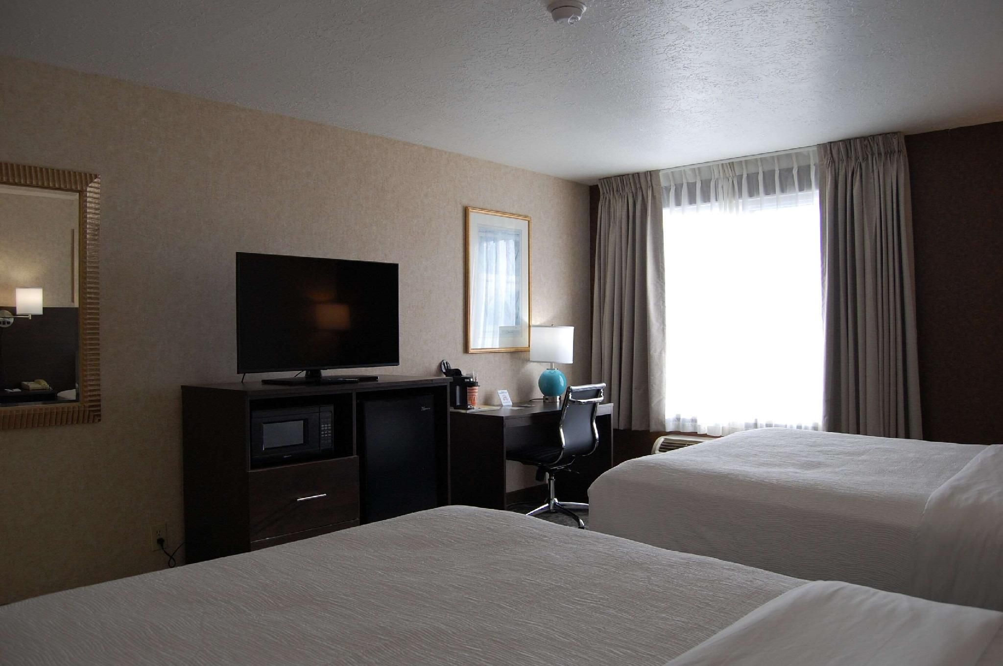 2 Queen Beds, Business Room, Nonsmoking